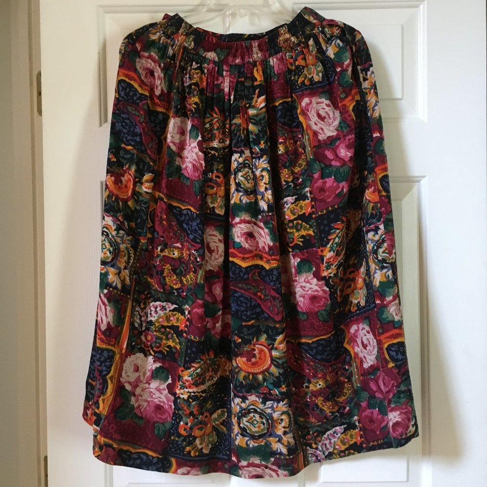 Floral skirt Size M